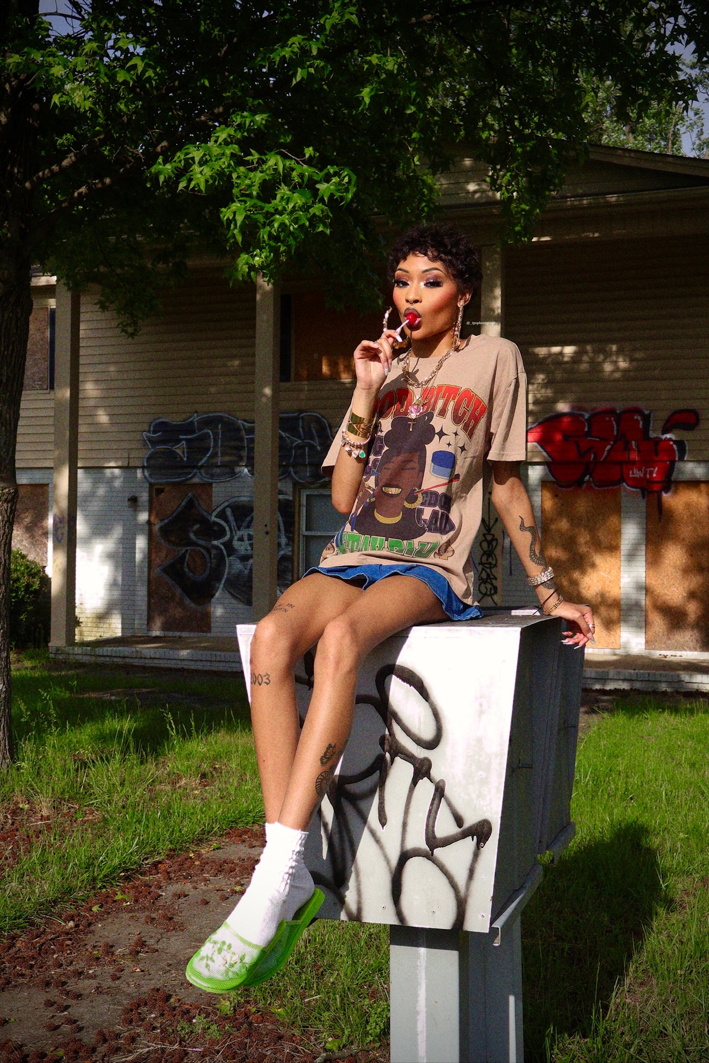 Hood Bitch Carmel